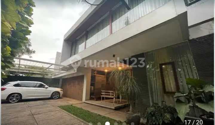 For sale, a comfortable and serene house in South Petukangan.