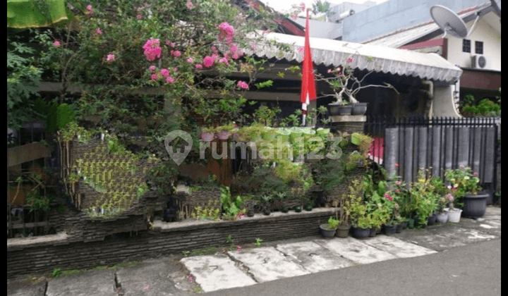 Di Jual Rumah Hitung Tanah di Jalan Ciawi, Kebayoran Baru, Jakarta Selatan