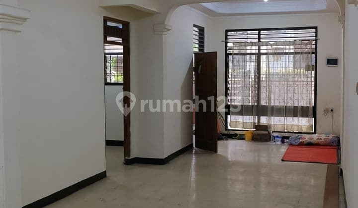 Dijual Rumah Siap Huni 2 Lantai Strategis di Rawamangun Jakarta Timur