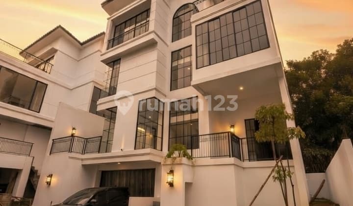 Rumah Brand New 3.5 Lantai dengan Kolam Renang Pribadi & Rooftop di Tb Simatupang Jakarta Selatan