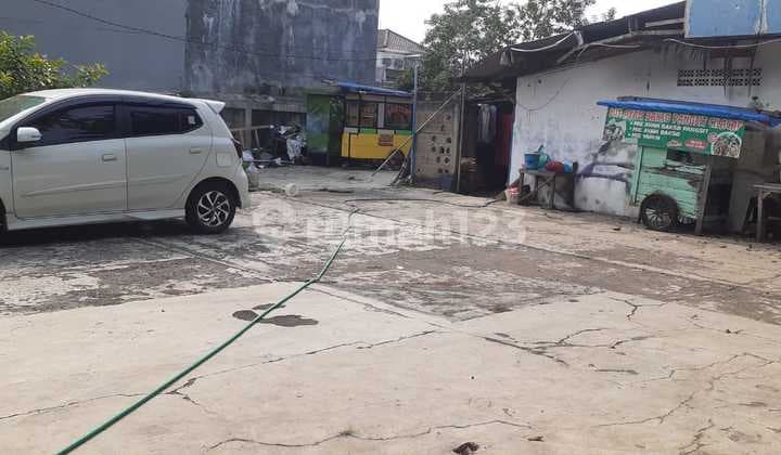 Strategic Plot Hook Position on Jl. Raya Pondok Kelapa, East Jakarta