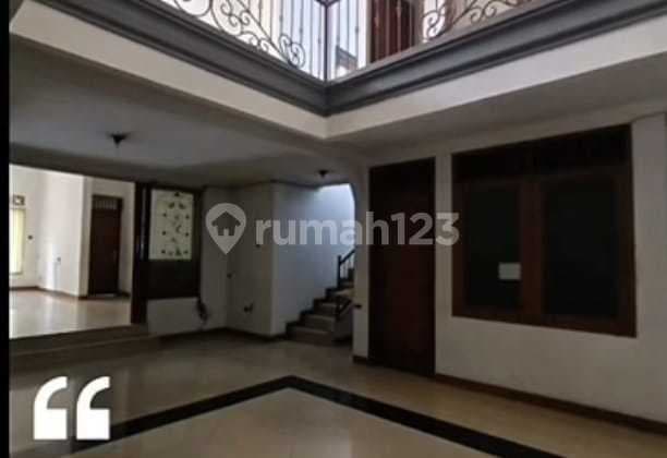 Serene, Cool & Spacious House in Tebet, South Jakarta