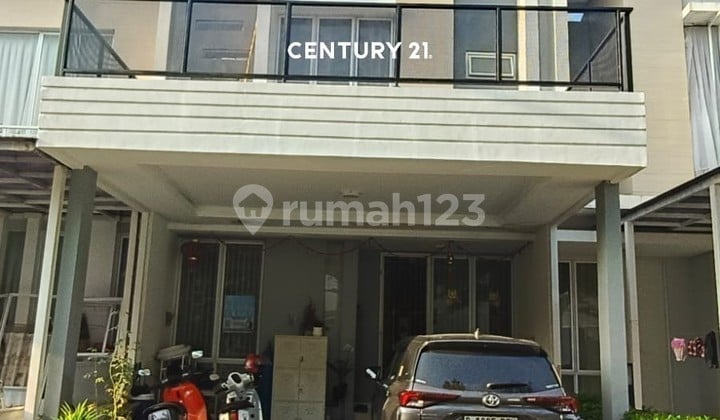 Posisi Premium Depan Taman Full Furnished Rumah di Cluster Yarra