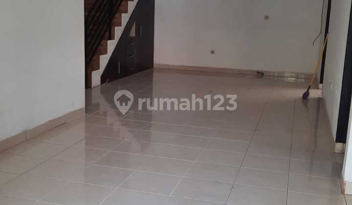 Rumah 2 Lantai Dekat Fasilitas Umum di Metland Menteng Cakung Jakarta Timur