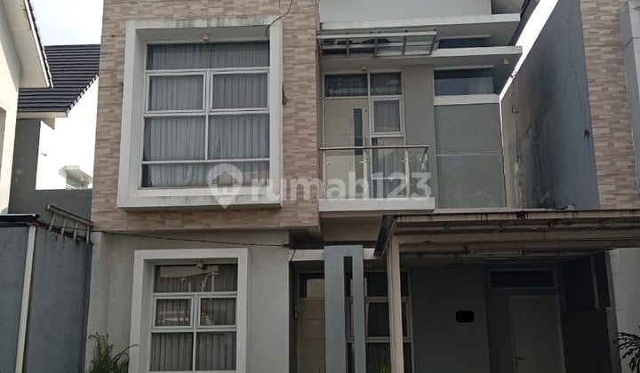 Rumah Exclusive Komplek Kolmas Cipageran Row Jalan Besar