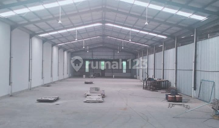 Dijual Gudang di Kawasan Hyundai 1800 m Bagus