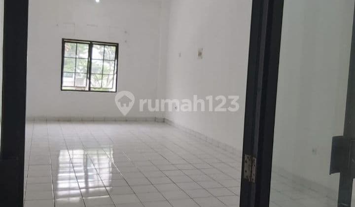 Ruko Disewakan di Ruko Roxy 100 m Bagus