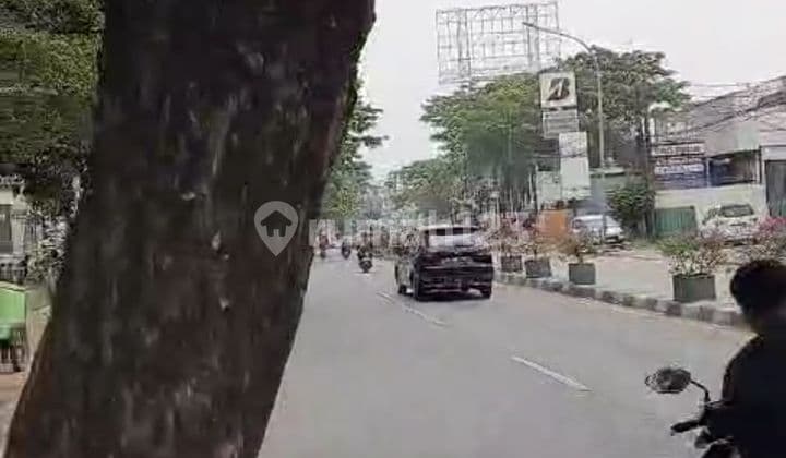 Shop house on Gatot Subroto main road