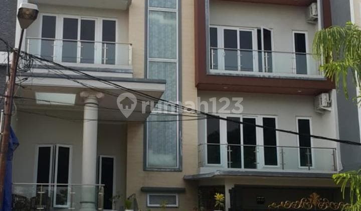 Rumah Taman Surya 5 dijual cepat harga murah karena BU Kalideres