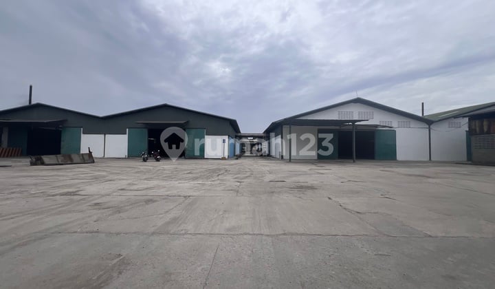 Sewa Gudang Siap Pakai Baru Renovasi Parkiran Besar Jatake Bitung