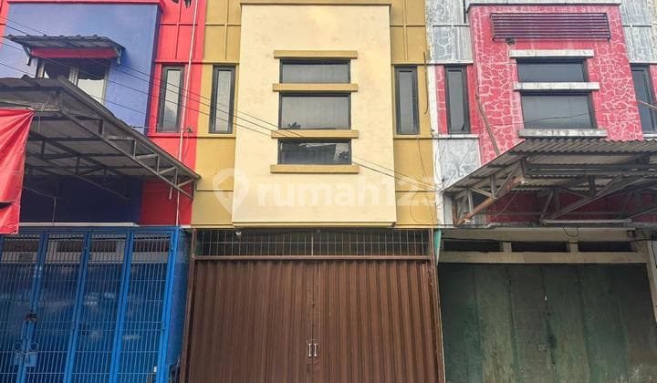 Duri Kosambi Shop House for Sale Cheap Price by the Road West Jakarta