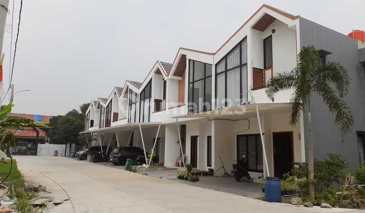 Dijual Rumah 2 Lantai Dkt Sumarecon Bekasi Barat