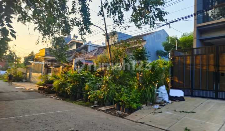 For Sale: 250 Square Meters Land, Can Also Buy Half in Meruya, West Jakarta