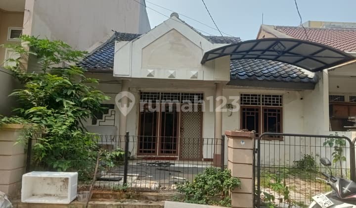 Dijual Rumah Tua 8x18 M² Hitung Tanah Di Taman Surya, Jakbar