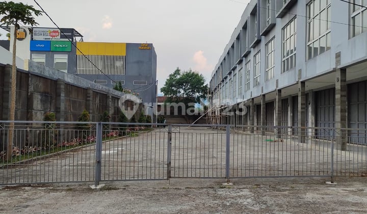 17 shop houses in Sumedang at the best price… negotiate until deal. 17 shop houses in Sumedang at the best price… negotiate until deal.