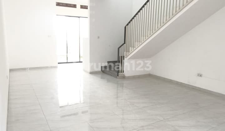 For Rent / For Sale Mekar Wangi House
Very Move-In Ready, New Building, Wide Safe Roads Inside Cluster
Land Area 125, Building Area 120
3 Bedrooms + 13 Living Rooms + 1
Water Jet Pump
Electricity 2200 Watts
2 Carports
SHM (Certificate of Ownership)
Sale Price: 2.9 Billion Negotiable
Rental Price: 75 Million/Year
Contact: Nepis @ Ag