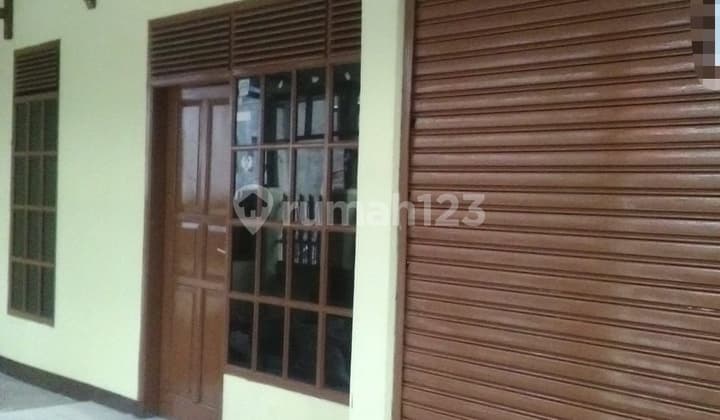 Sewa Rumah Tengah Kota Dekat Univ Dekat Mesjid Agung Lokasi Strategis di Jalan moh ramdan, Lengkong
