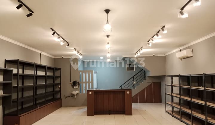 Ruko Hoek di Mustika Hegar, Margacinta Sudah Renov Siap Pakai Parkir Luas