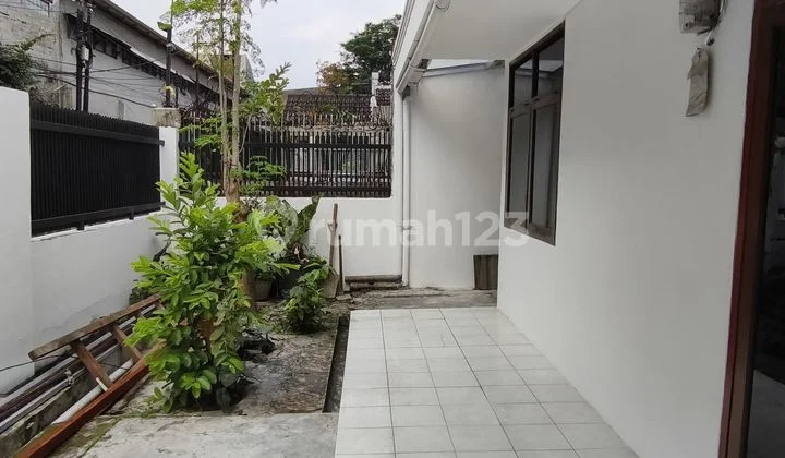 Dijual: Rumah Inhoftanksiap Pakailt 189 M2 / LB 150 M2kt 4+1Km 2 +1Carport 1, Garasi 1Shmlistrik 3500Wair Pam