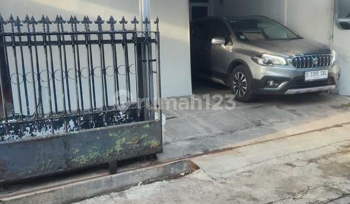 House in the City Center of Cimahi Cibabat