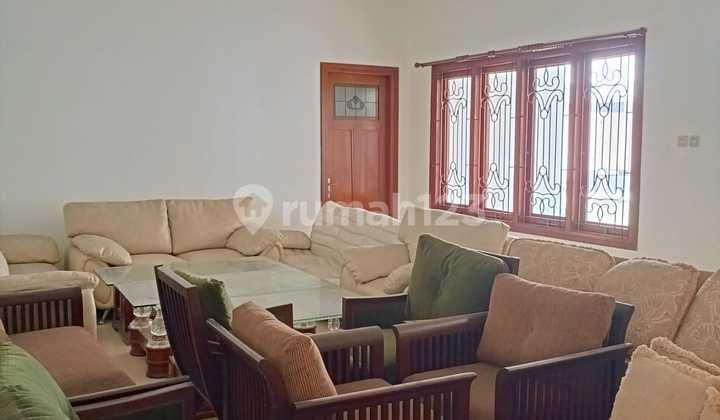 RUMAH BELANDA SIAP HUNI COCOK UNTUK CAFFE, RESTO, KANTOR, LOKASI STRATEGIS DI TENGAH KOTA, DI SAYAP RIAU, BANDUNG KOTA
