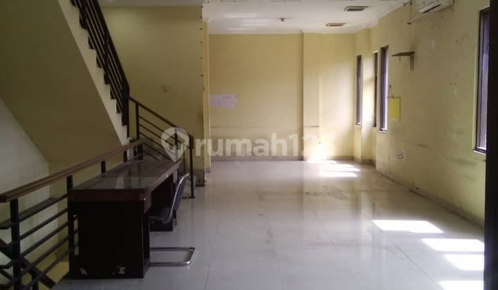 Ruko Bagus 3Lantai Siap Huni, Ditengah Pusat Kota Cocok untuk Kantor, Bimbel, Resto, Lokasi Strategis Dekat Kampus Widyatama, Upkp, Unikom, Itb,Di Cikutra,Sayap Supratman,Cigadung, Bandung Utara
