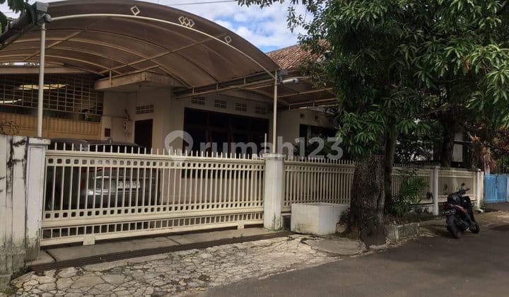 Rumah Bagus Siap Huni di Pusat Kota Bandung, Dekat Tempat Kuliner Cihapit, Mesjid Istiqqomah,Sman 20,Itb, Unikom, di Sayap Riau, Riau, Dago, Bandung Tengah