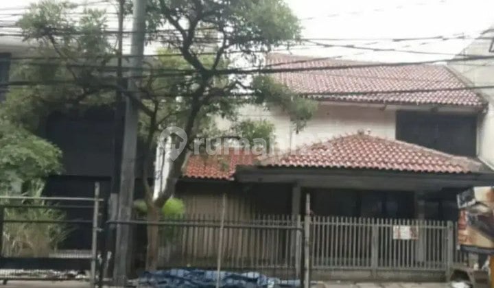 Nice House Ready to Live In, Suitable for Business, Cafe Restaurant, Close to Kimia Farma, Hasan Sadikin Hospital, PVJ, in Sukajadi, Sarijadi, Cihampelas, Bandung City.
