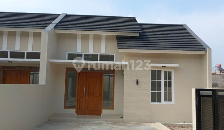 RUMAH BARU SIAP HUNI DALAM KOMPLEK ARCAMANIK, HADAP UTARA, LEBAR 7,5m, DI ARCAMANIK, UJUNGBERUNG, BANDUNG TIMUR