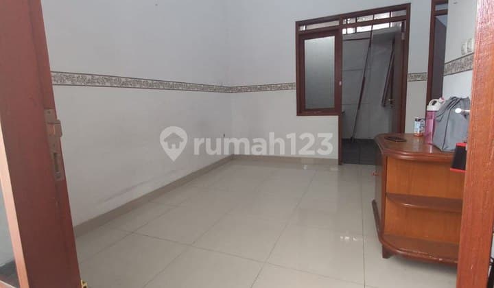 Rumah Bagus Siap Huni Dalam Komplek Antapani, Lokasi Strategis, Dekat Kampus Unisbi, Telkom, Metro Mall, Terminal Antapani, Rs Al Islam, di Antapani, Arcamanik, Cisaranten,Soekarno Hatta, Bandung Timur, Bandung Kota
