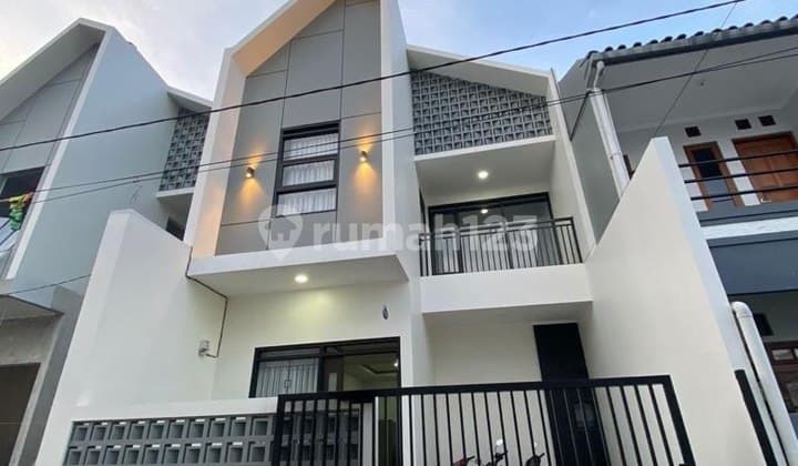 RUMAH BARU SIAP HUNI DALAM KOMPLEK MARGAHAYU, DEKAT METRO MALL, SUMMARECON MALL, PASAR GEDEBAGE, DI MARGAHAYU, SOERKARNO HATTA, BANDUNG TIMUR