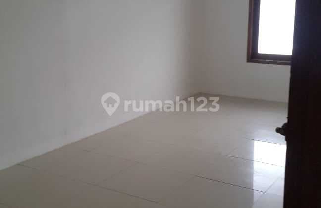 Beautiful Grand 2-Story House in a Strategic City Center Location, Close to Super Indo Supermarket, Clinic, University, School, Antapani Terminal, Antapani, Arcamanik, Cisaranten, East Bandung.