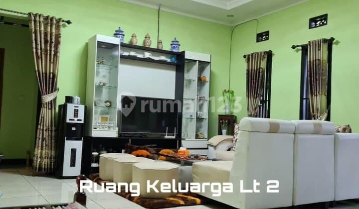 Rumah Bagus 3Lantai, Cocok untuk Invest Kosan,Tempat Tinggal, Lokasi Dekat Kampus Widyatama, Ypkp, Itb, Unikom, Unpar, Unpas, di Sayap Supratman, Cikaso,Cikutra,Bandung Utara, Bandung Kota