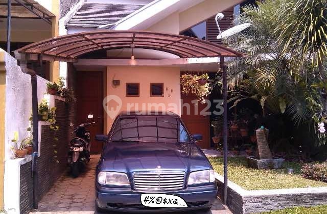 Rumah Bagus 2Lantai Siap Huni Dalam Komplek Setra Duta, Dekat Kampus Upi, Telkom,Unikom, Dekat Tol Pasteur, di Setra Duta, Setiabudhi,Pasteur, Cimahi, Bandung Kota