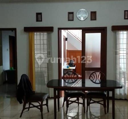 Rumah 2Lantai Siap Huni Dalam Komplek Exclusive Cigadung, Lokasi Strategis Dekat Kampus Itb, Unikom, Widyatama. Ypkp, Rumah Sakit Boromeus,Sman 1, di Cigadung, Sayap Dago,Dago, Cikutra,Bandung Utara