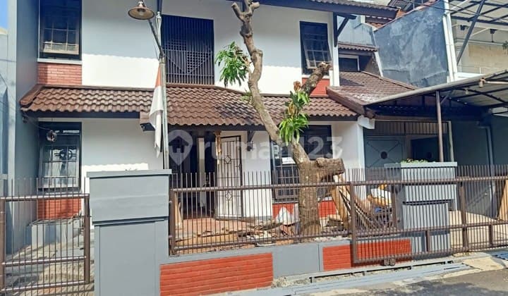 Rumah Bagus 2Lantai Siap Huni dengan Lebar Muka 10, Akses 2Mobil, Dekat Tsm, Tol Buah Batu, di Turangga, Buah Batu, Bkr, Batununggal, Bandung Tengah
