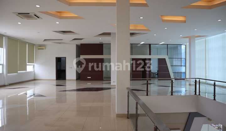 Gedung Ruang Usaha Cocok untuk Bank Finance, Asuransi, Skincare,Kantor, Lokasi Strategis di Buahbatu, Bkr, Turangga, Bandung Tengah