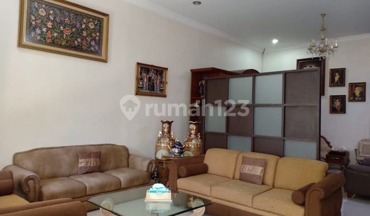 Rumah Mewah 2Lantai Siap Huni Dalam Komplek Turangga, Dekat Tol Buah Batu, Tsm, di Turangga, Buah Batu, Bkr,Batununggal, Bandung Tengah