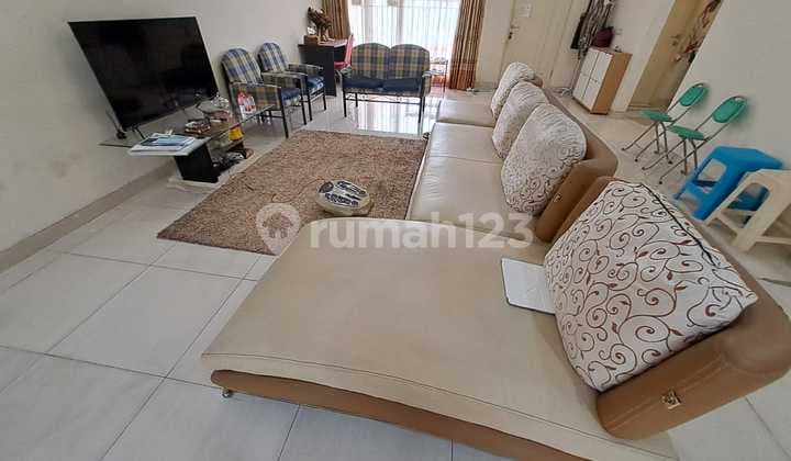 Buildings for Residential and Commercial Sale in Serpong