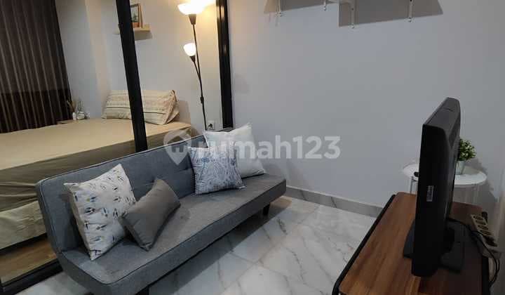 The Smith Apartment 1 BR Furnished dengan Kondisi Siap Pakai, dan Harga Sudah Termasuk IPL