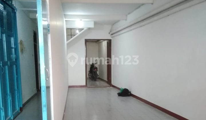 di Area Holis Cigondewah Bypass Soekarno Hatta Bandung, Bandung