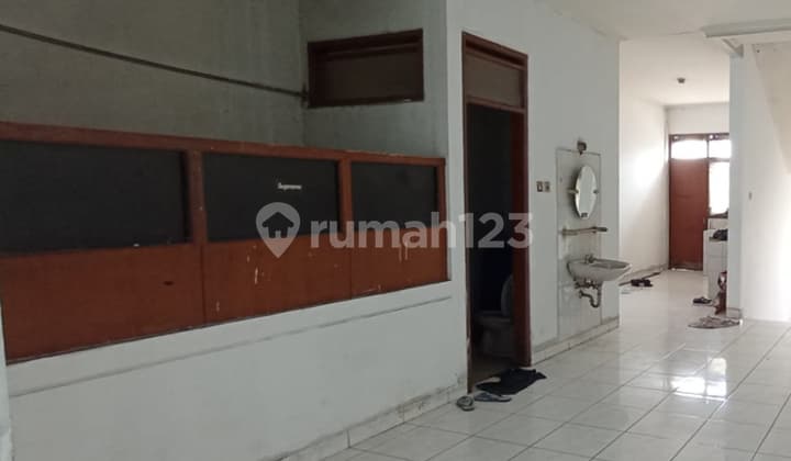 Ruko 3 Lantai Jalan Dewi Sartika Strategis di Pusat Kota Bandung