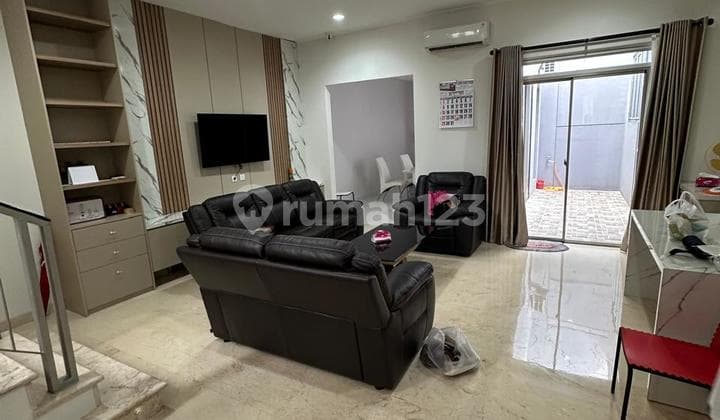 For Sale Fast! Move-in Ready Fully Renovated & Furnished 8x20 Golf Island