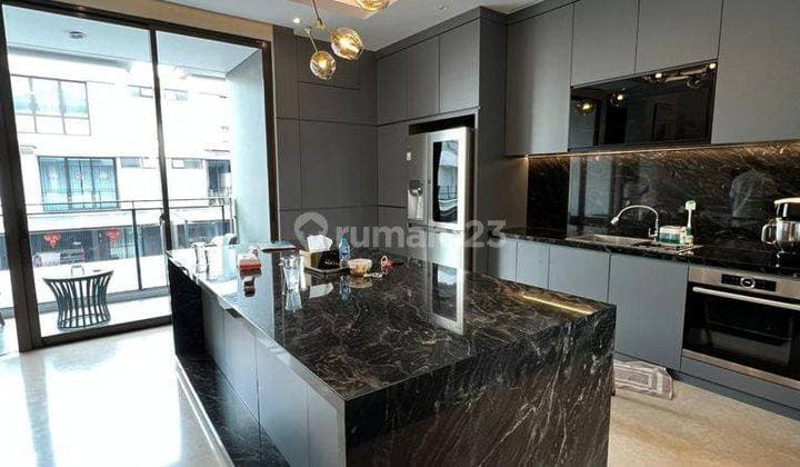 DIJUAL CEPAT RUMAH SIAP HUNI 3 LANTAI FURNISHED 9x17 DI ZORA BSD