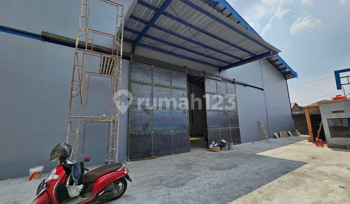 DIJUAL CEPAT! GUDANG BARU LUAS TANAH 915 M2 DI KAMAL MUARA