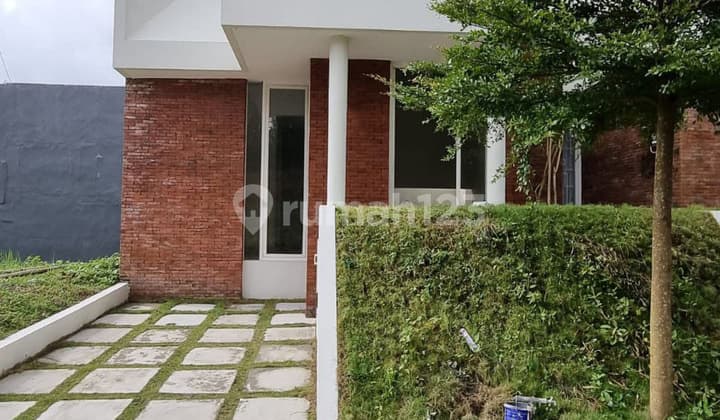 Minimalist New House for Sale at The Oz Tidar Malang Gmk02469