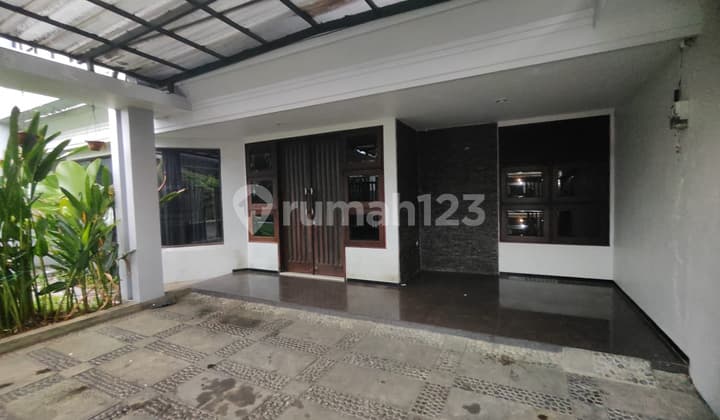 Rumah Bagus 4 Kamar di Daerah Tidar Malang Gmk02771