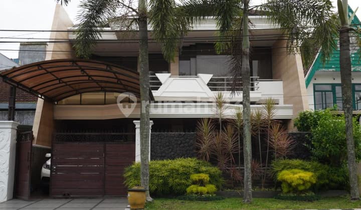 Rumah Mewah di Dekat Cybermall Dieng Malang Gmk02767