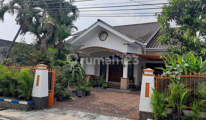 Rumah Mewah Bagus Lokasi Tengah Kota Malang Gmk02834