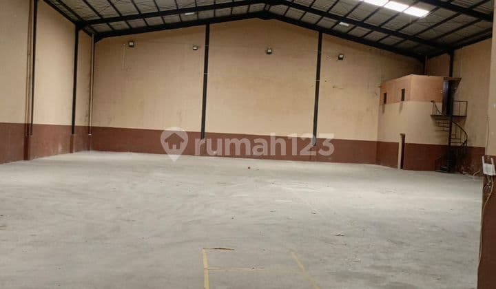 Disewakan Gudang
area Kavling Dpr Cipondoh, Tangerang Kota.